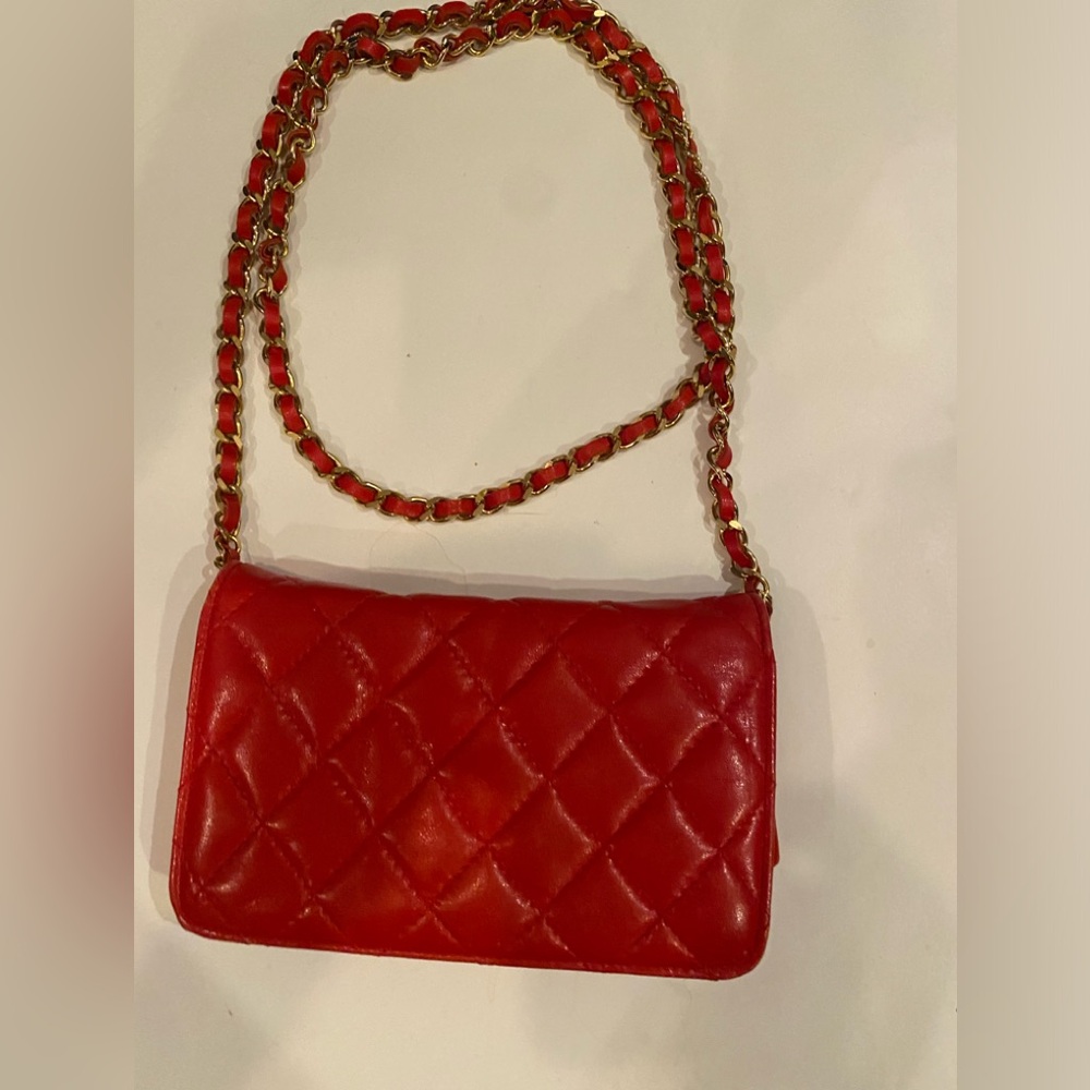 VTG Andre Cellini mini quilted red Envelope chain strap cross body Bag
